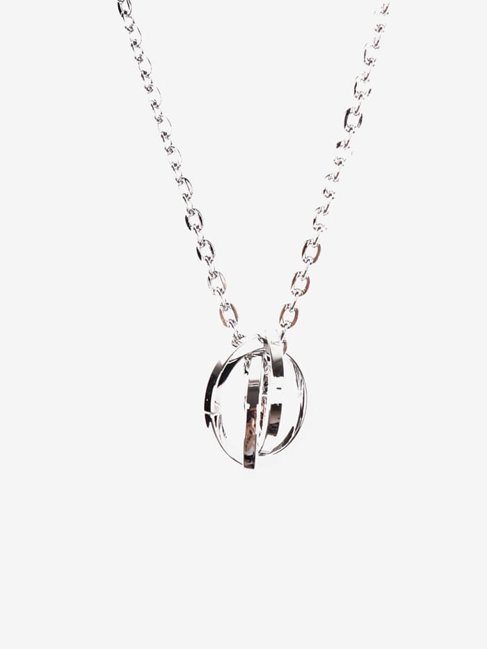 Flat Three Ring Necklace